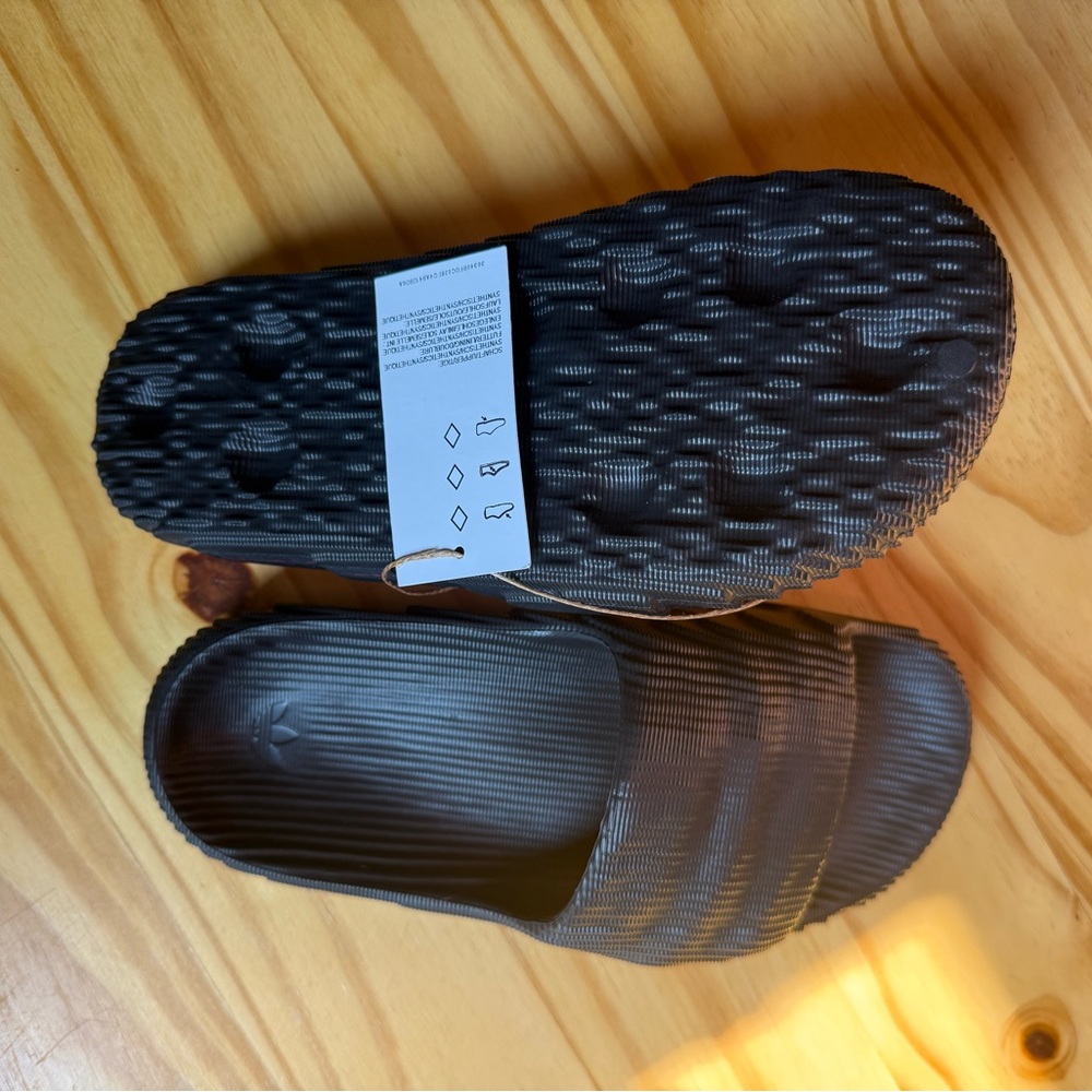 Adidas Sandals ADILETTE 22 SLIDES
Size: men’s 5 - Picture 5 of 8